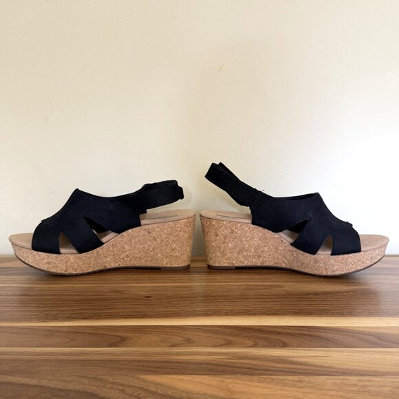 Clarks Collection Women's Annadel Bari Wedge Sandals 8.5W NWOT black suede - Picture 14 of 15